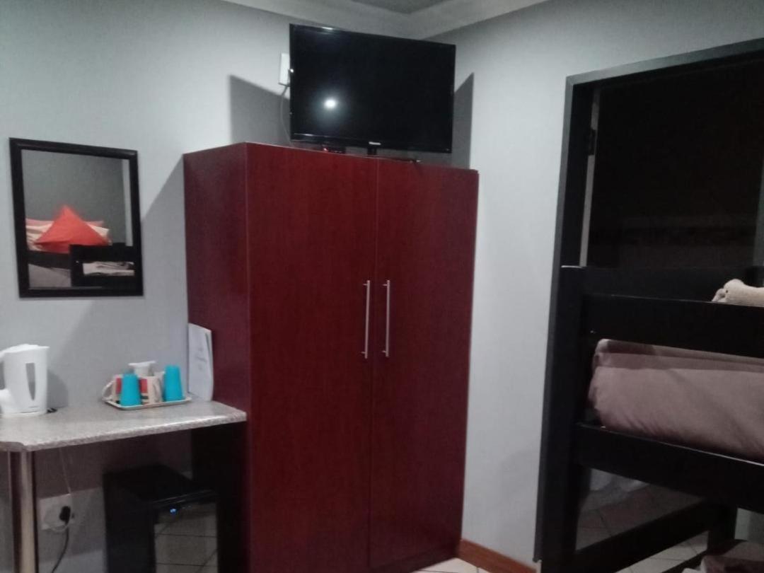 Grand Central Guest house *